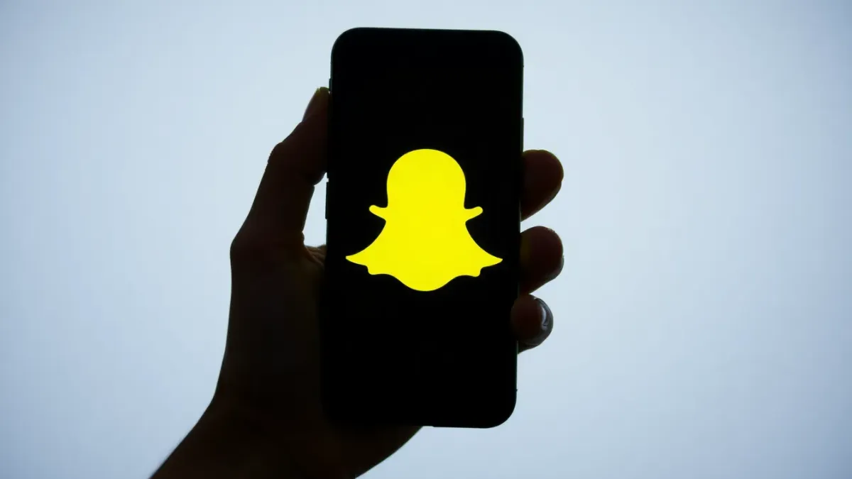 Snapchat déploie des Snap sponsorisés par IA : une nouvelle ère publicitaire