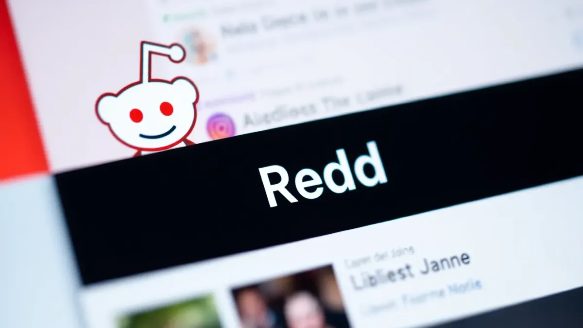 Reddit lutte contre la manipulation avec l'IA face à des millions de votes bloqués