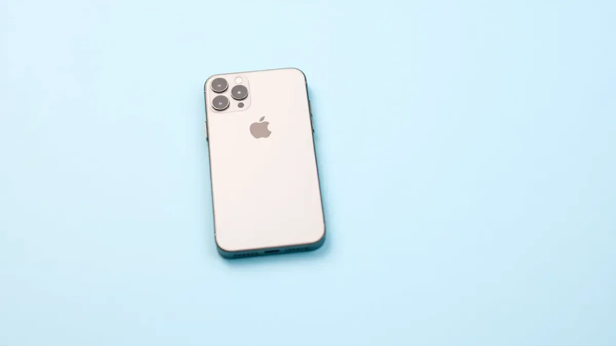 Un iPhone à 234 € : le choc des utilisateurs face à la chute des prix